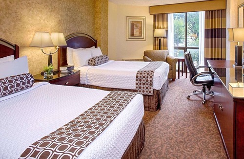 St. Johns Hotel | Radisson Hotel Austin - University