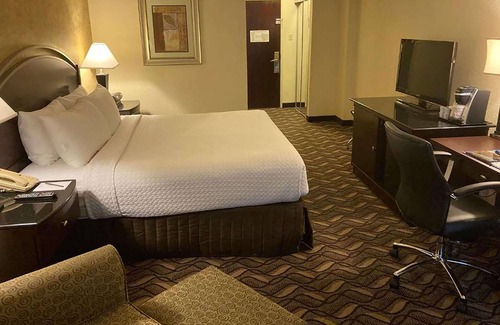 St. Johns Hotel | Radisson Hotel Austin - University