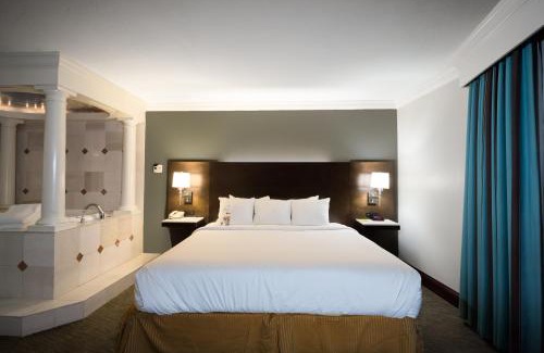 Covington Hotel | Riverfront Retreat at Radisson Hotel Cincinnati