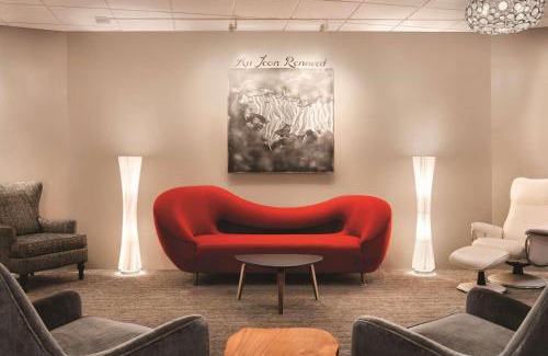 Covington Hotel | Riverfront Retreat at Radisson Hotel Cincinnati