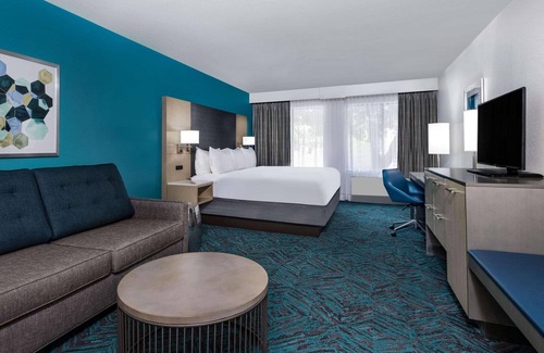 Southeast Colorado Springs Hotel | Discover Radisson Hotel Colorado Springs Airport: 9/10 Rated Stay