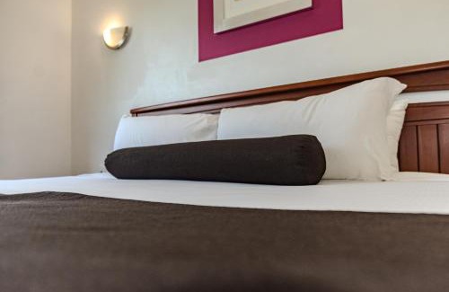 Crucero Tezoyuca Hotel | Explore Radisson Hotel Cuernavaca: Pool, Spa & Ocean Views