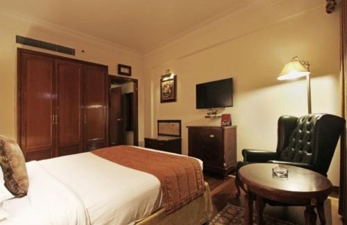 Jalandhar Hotel | Relax at Radisson Hotel Jalandhar: Spa, Pool & Family-Friendly