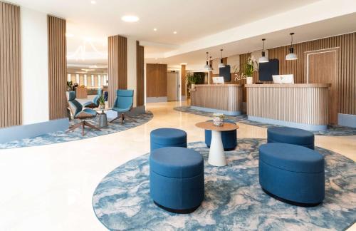 L'Arenas Hotel | Relax at Radisson Hotel Nice Airport with Pool & Ocean Views