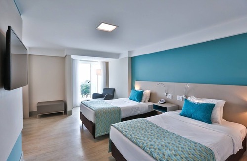 Boa Viagem Hotel | Premier Retreat at Radisson Hotel Recife: 4-Star Comfort