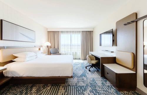 Santa Maria Hotel | Relaxing Retreat at Radisson Hotel Santa Maria with Spa & Pool