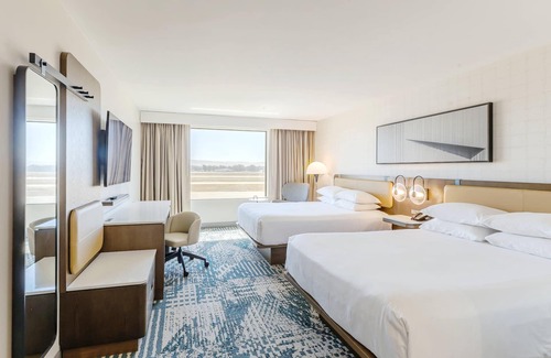 Santa Maria Hotel | Relaxing Retreat at Radisson Hotel Santa Maria with Spa & Pool