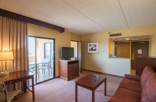 Santa Maria Hotel | Relaxing Retreat at Radisson Hotel Santa Maria with Spa & Pool