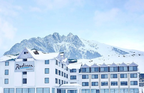 Sonamarg Hotel | Experience Comfort at Radisson Hotel Sonamarg - 5 Star Stay