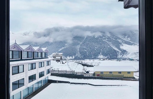 Sonamarg Hotel | Experience Comfort at Radisson Hotel Sonamarg - 5 Star Stay