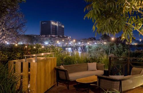 Antananarivo Avaradrano Hotel | Pet-Friendly Retreat at Radisson Hotel Tamboho Waterfront