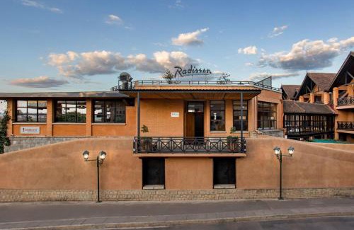 Antananarivo Avaradrano Hotel | Pet-Friendly Retreat at Radisson Hotel Tamboho Waterfront