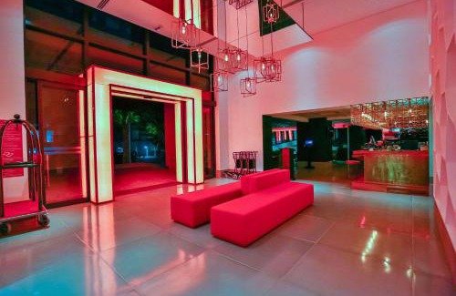 Campinas Hotel | Modern Radisson RED Campinas: Pet-Friendly with Pool & Spa