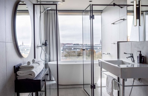 Kaisaniemi Hotel | Discover Radisson RED Helsinki: 4-Star Stay with Spa & Dining