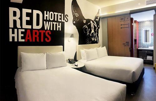 Leuro Hotel | Pet-Friendly Retreat at Radisson RED Miraflores, 4-Star Comfort