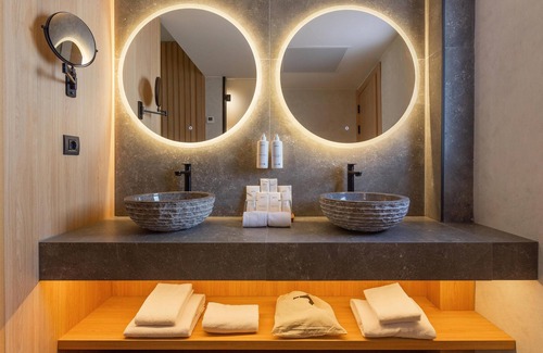 Puerto de la Cruz Hotel | Relax at Parque San Antonio: A 4-Star Family Getaway