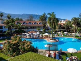 Puerto de la Cruz Hotel | Discover Parque San Antonio: Family-Friendly with Pool & Dining