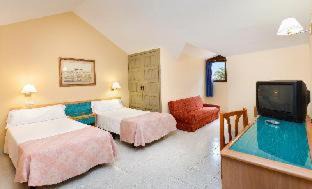 Puerto de la Cruz Hotel | Discover Parque San Antonio: Family-Friendly with Pool & Dining