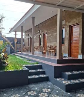 Mambal House | Guest Favorite: Raditya Homestay with 9.9/10 Rating