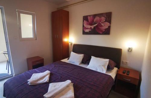Bijeli do Apartment | Beachfront Radović Apartments with Ocean Views – Rated 9/10