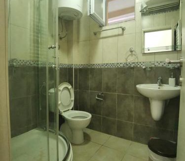 Bijeli do Apartment | Beachfront Radović Apartments with Ocean Views – Rated 9/10