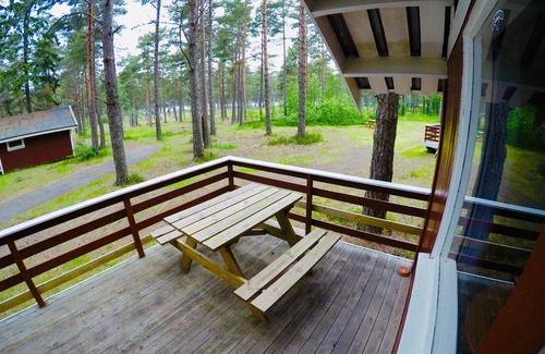 Faervik RV Rental | Enjoy Oceanfront Comfort at Raet Camping with Great Amenities