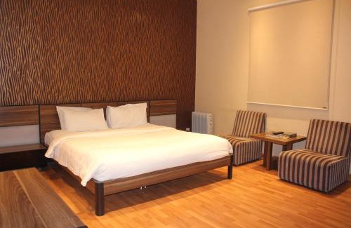 Al Izdihar Apartment | Family-Friendly Rafa Homes Al Izdihar 1 with Great Reviews