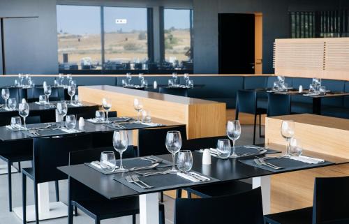 Manacor Resort | Elite Rafa Nadal Residence: Poolside Retreat with Breakfast