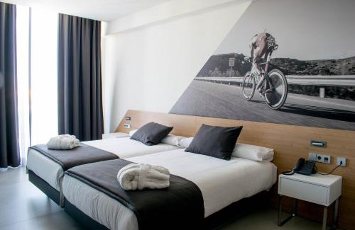 Manacor Resort | Elite Rafa Nadal Residence: Poolside Retreat with Breakfast