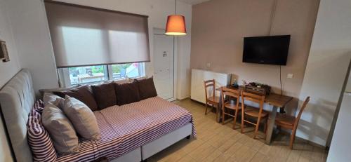 Velon Apartment | Elegant Oceanfront Apartments in Kokkónion, Greece
