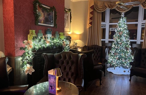 Blackpool Town Center Hotel | Discover Raffles Hotel: Guest Rated 9.8 with Dining Options