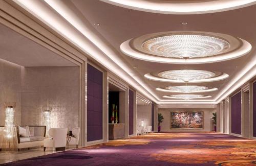 Kuningan Hotel | Experience Elegance at Raffles Jakarta - 5 Star Retreat