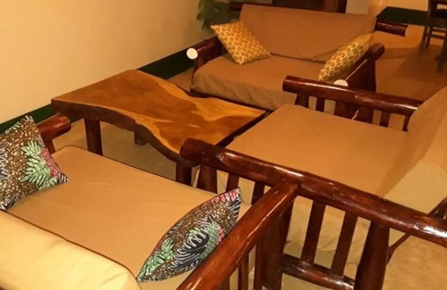 Sipi Cabin | Comfortable Rafiki Lodge Sipi: Family-Friendly Retreat