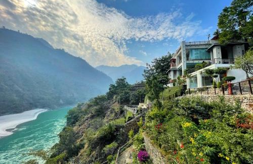 Amkholi Hotel | Elegant Raga on the Ganges with Beachfront Pool & Spa