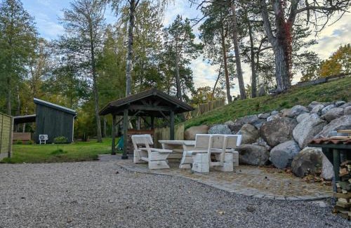 Mikeltornis House | Discover Ragakrasts Jaunie Namiņi: Oceanfront Getaway
