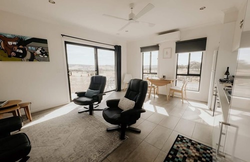 Raglan House | Experience RAGLAN Retreat Victoria - Peaceful Mountain Views
