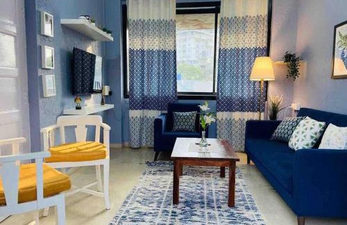 Pali Hill Apartment | Welcoming Rahat Manazil: 4-Star Pet-Friendly Apartment