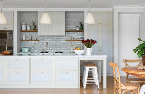Sydney House | RAHITI by Palm Beach: 10/10 Stay with Private Pool & Breakfast