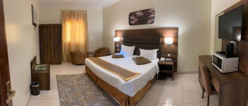 Baljurashi Apartment | Pet-Friendly Stay at Rahwan Palace with Top Amenities