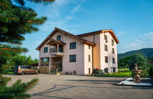 Saliste House | Rai Romanesc: Guest Rated 9.9 with Hot Tub & Family Amenities