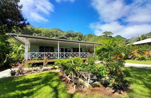 Opoa House | Beachfront Fare Rêvé: Family-Friendly Paradise in Raiatea