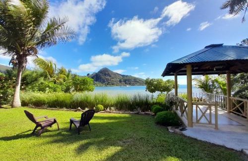 Opoa House | Beachfront Fare Rêvé: Family-Friendly Paradise in Raiatea