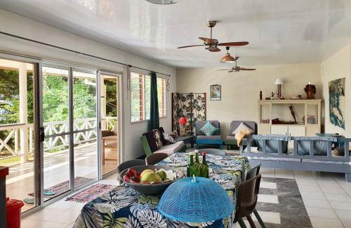 Opoa House | Beachfront Fare Rêvé: Family-Friendly Paradise in Raiatea