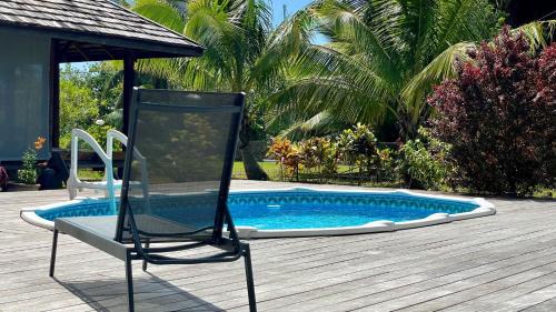Uturoa House | Discover Orion Hoe Bungalow: 4-Star Oceanfront Retreat