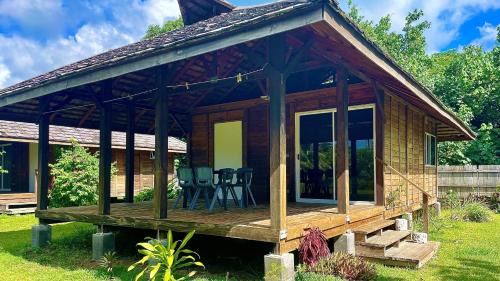 Uturoa House | Discover Orion Hoe Bungalow: 4-Star Oceanfront Retreat