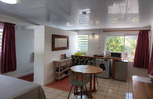 Teahupoo Apartment | Guest Rated 10/10: RAIATEA - Studio Tenape with Spa