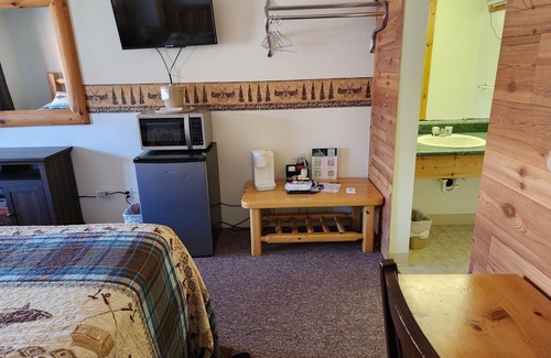 Ohiopyle Hotel | Discover Railroad: Pet-Friendly Cabin Getaway in Ohiopyle