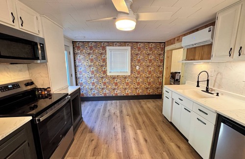 Rockhill Furnace House | Railroad Retreat house n4 bedrooms, 2 Bath, Steps from East Broad Top Railroad