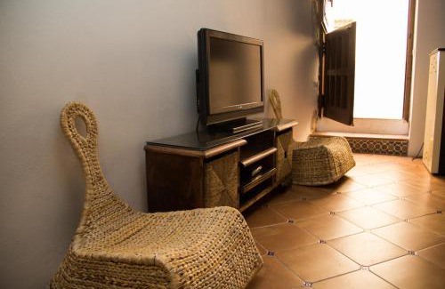 Castellote House | Discover Rails del Temple: Pet-Friendly with Spa & Pool