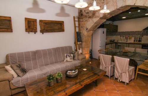 Castellote House | Discover Rails del Temple: Pet-Friendly with Spa & Pool